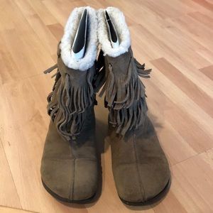 American Eagle moccasins